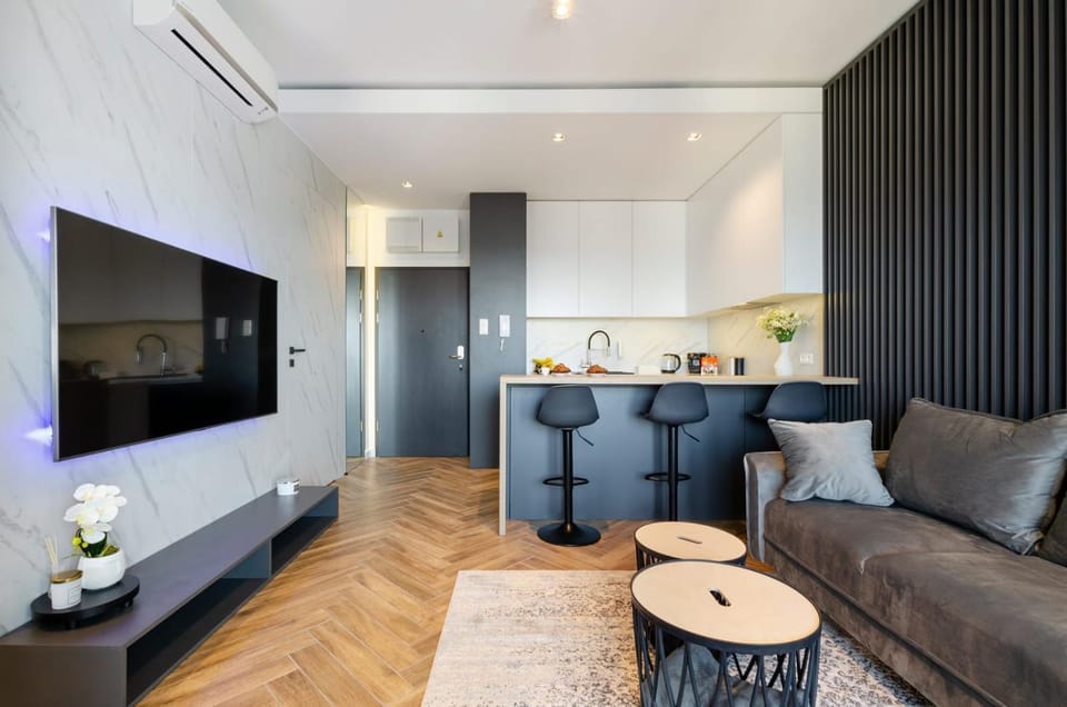 TV and multimedia, Seating area