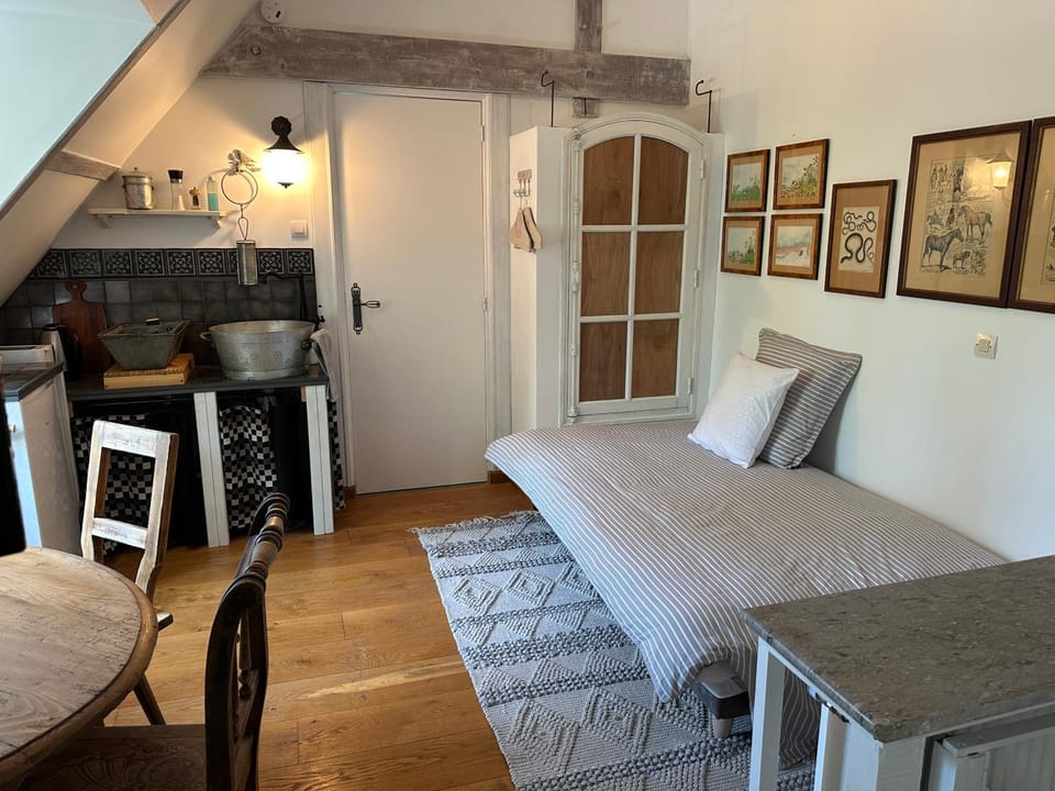 LE PARC DU VIVIER Hotel in Bourges