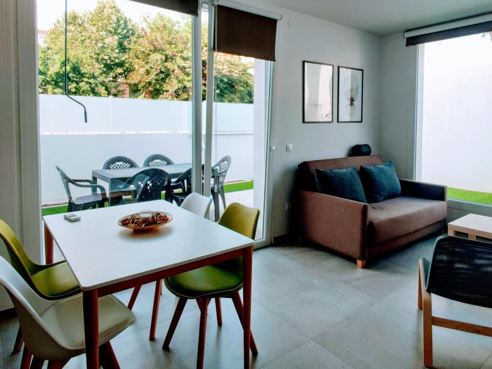 Living room, Dining area, kitchen