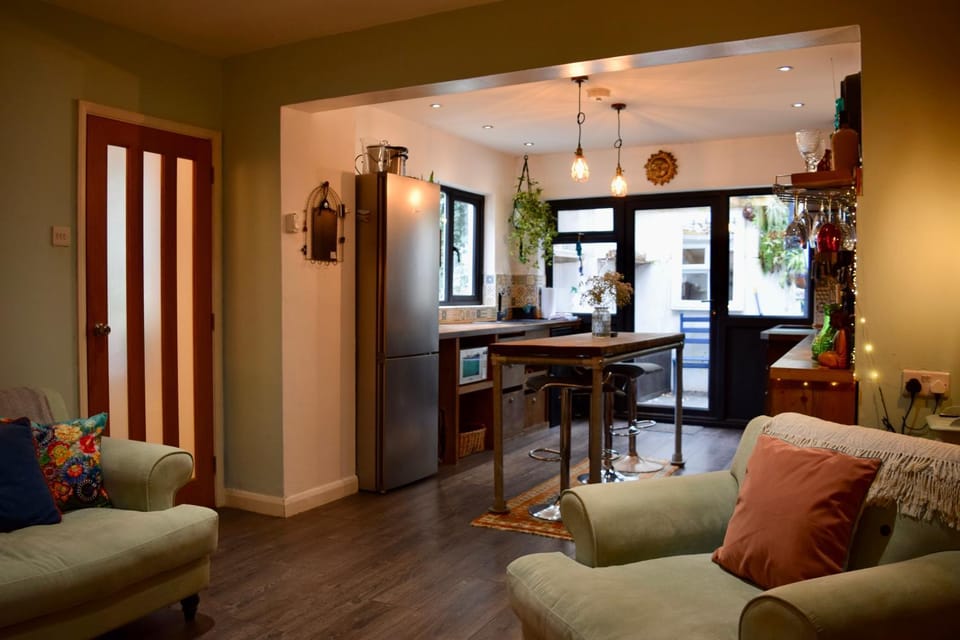 Kitchen or kitchenette, Living room