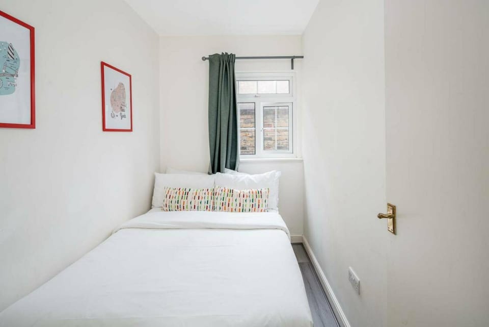 Contemporary 2 Bedroom Apartment in Angel Apartment in London Borough of Islington