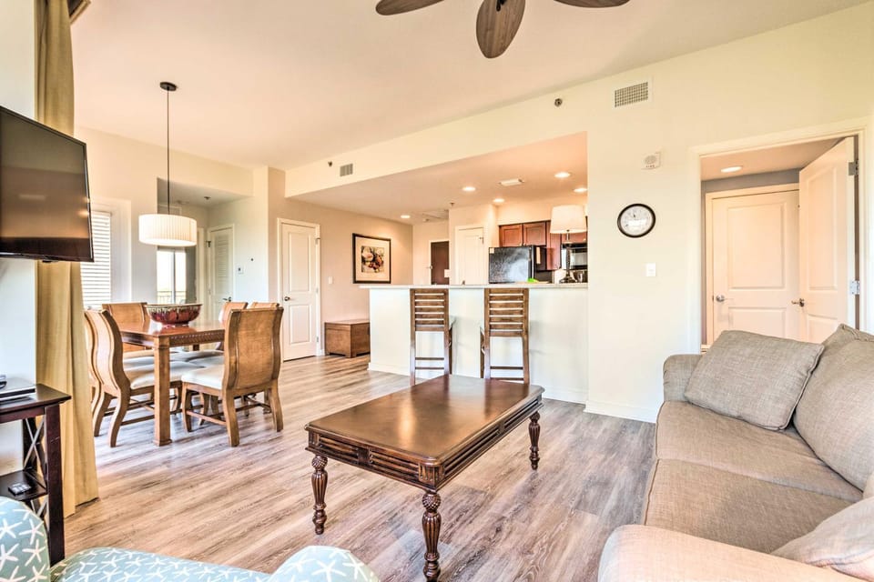 Resort Miramar Beach Getaway + Balcony & View! House in Miramar Beach