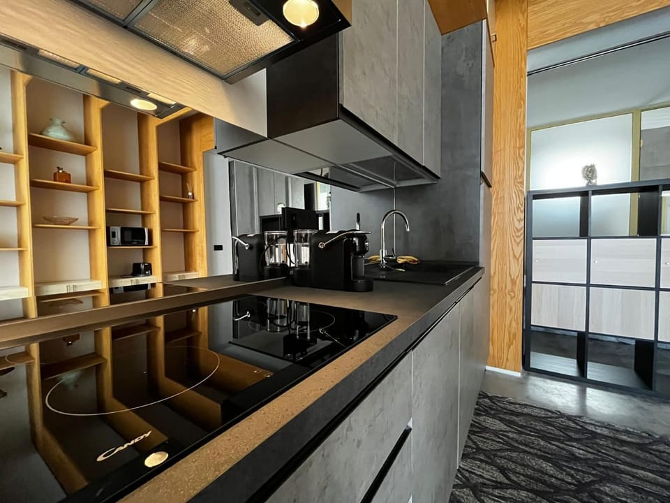 Kitchen or kitchenette
