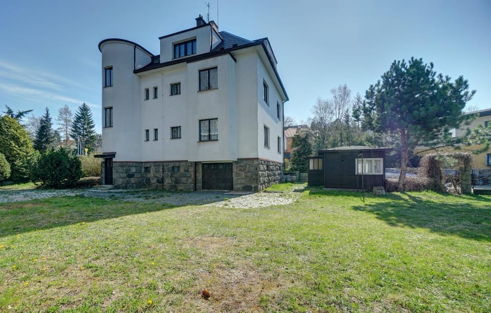 Property building, Garden