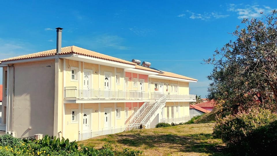 Milena Studios Apartment in Argassi