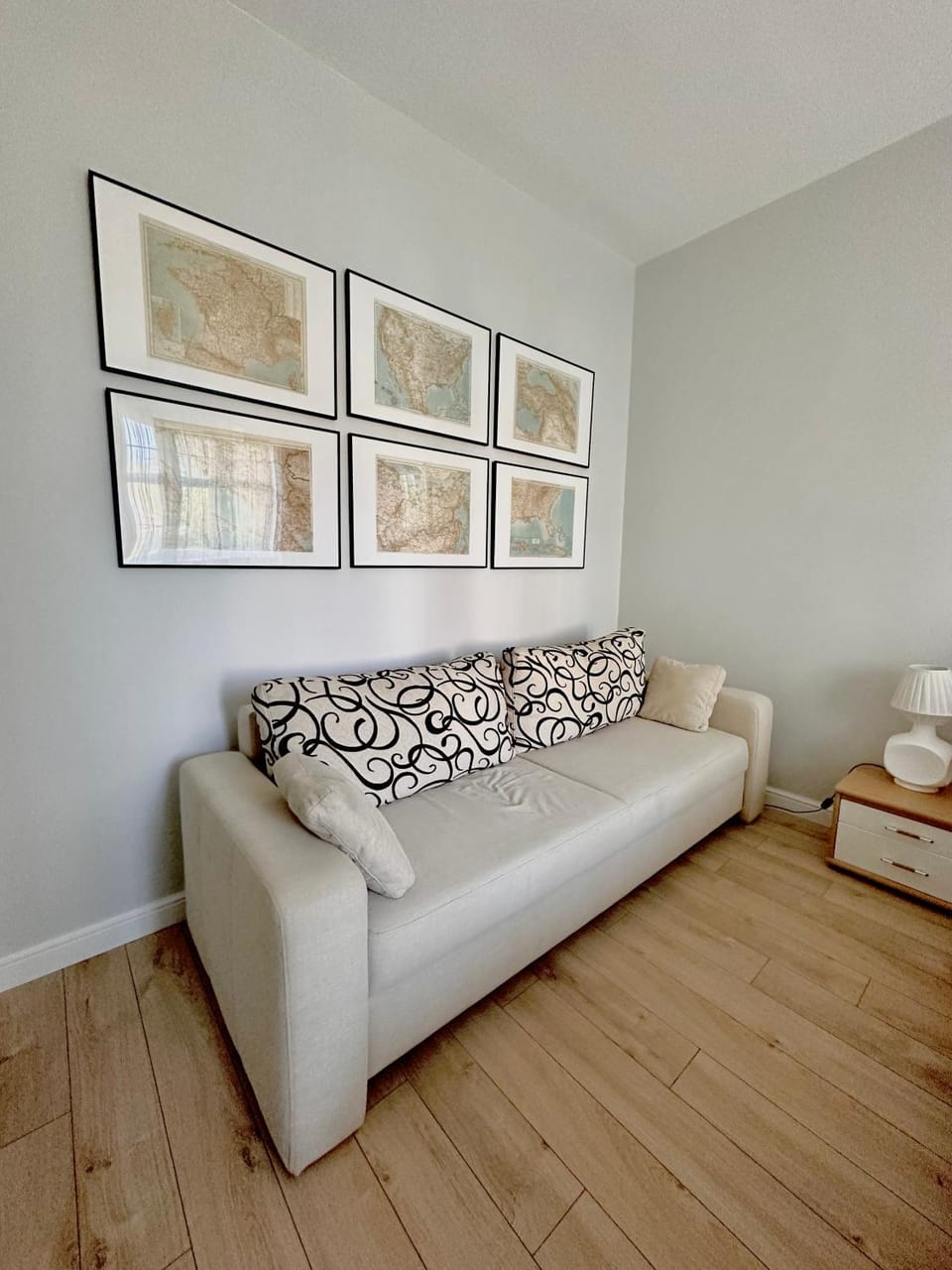 Seating area, Bedroom