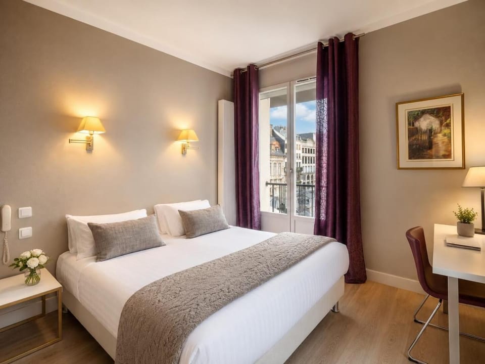 Bed, Photo of the whole room, Bedroom, City view