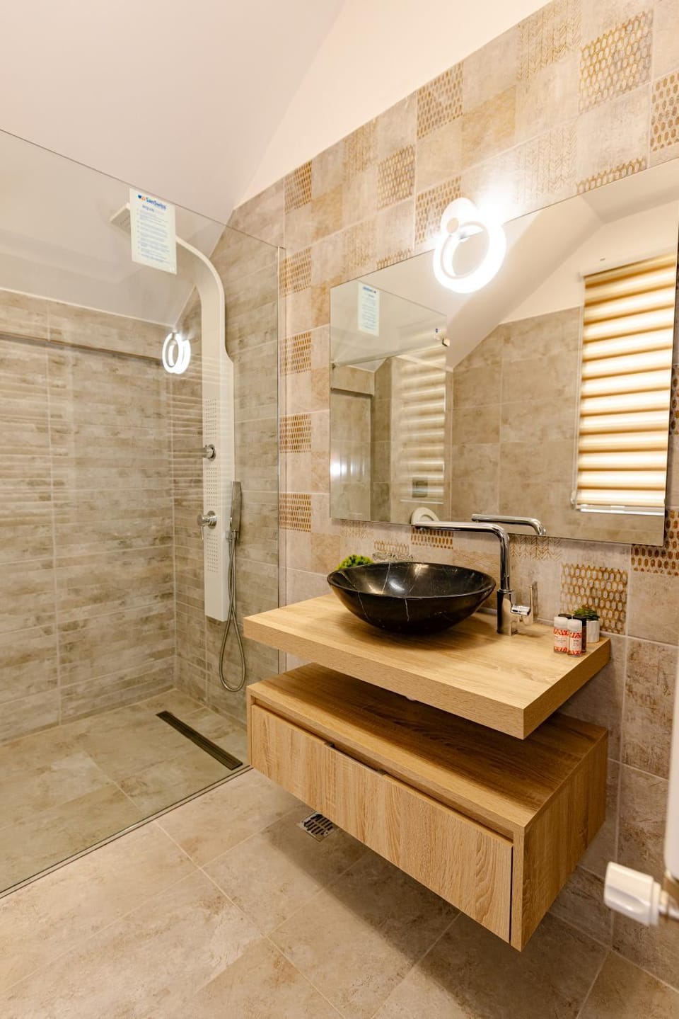 Pensiunea Axa Alex Bed and Breakfast in Romania