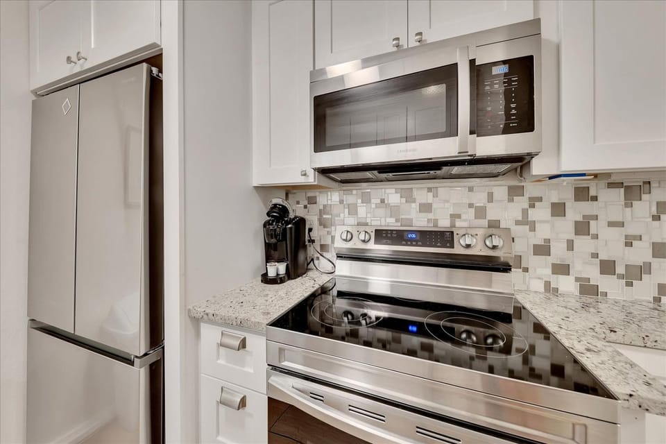 Kitchen or kitchenette, oven, stove
