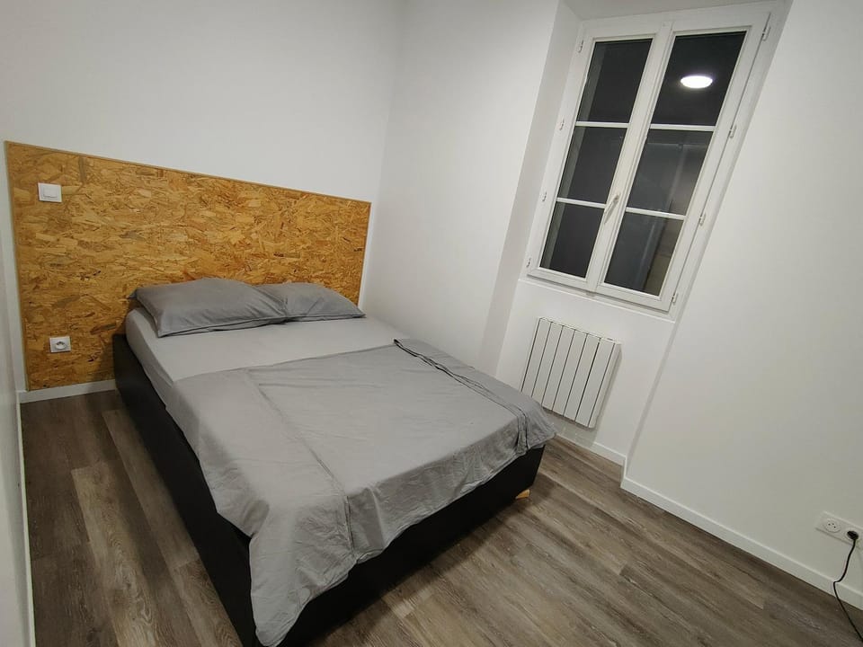 Les Lofts De Provins: Apt 4 Apartment in Île-de-France