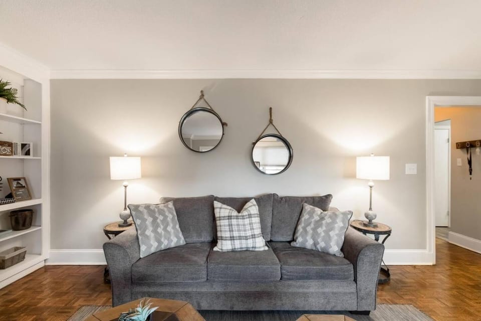Rare 2 Bed 2 Bath Downtown Condo Near Aquarium House in Atlanta