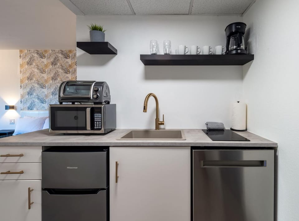 Kitchen or kitchenette