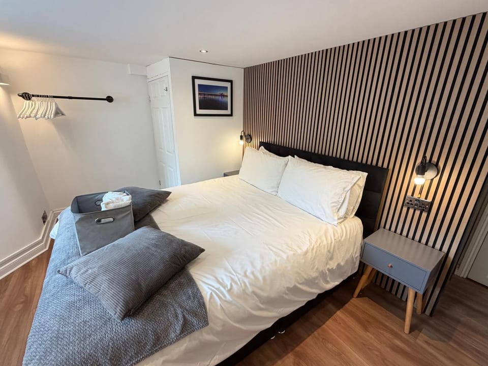 Westons Hideaway, 2 Bed, Free Parking, 6 mins walk to beach, Apartment in Weston-super-Mare