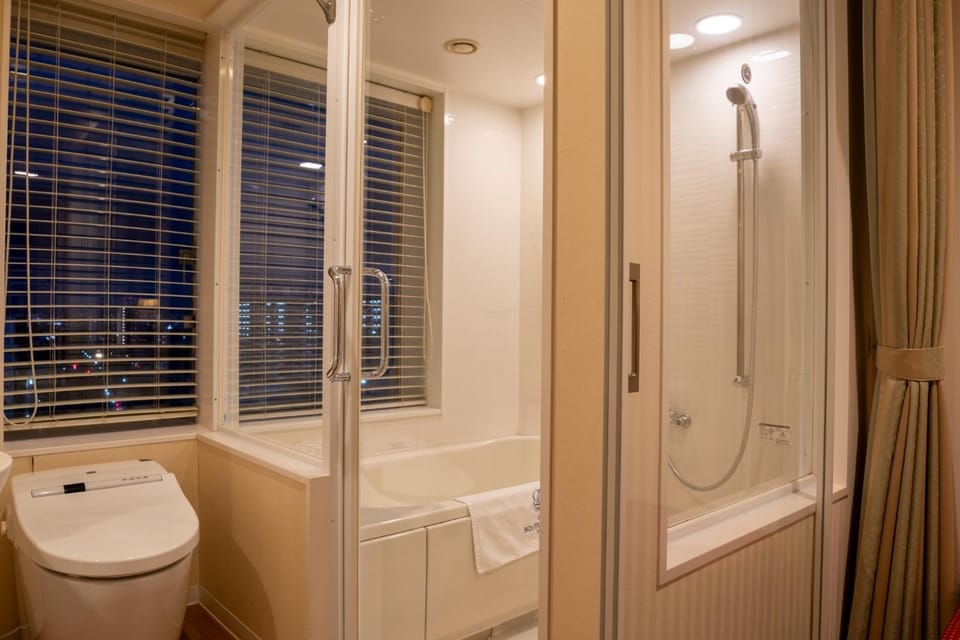 Boston Plaza Kusatsu Biwa Lake - Vacation STAY 15436v Hotel in Koka