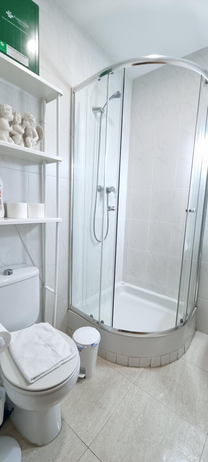 Shower, Toilet, Bathroom