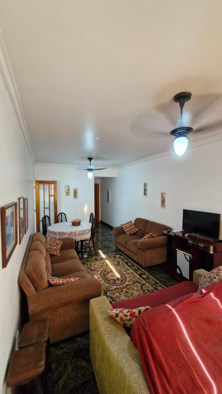 Localização Imbatível! A 98m da Praia do Forte com Conforto, Ar-Condicionado e Estacionamento! Apartment in Cabo Frio