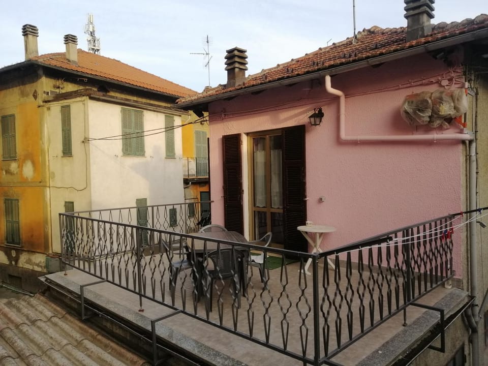 Property building, Day, Balcony/Terrace, Internal: Not applicable to any particular room