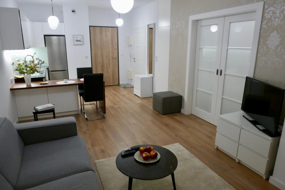 Facade/entrance, TV and multimedia, Living room, Dining area