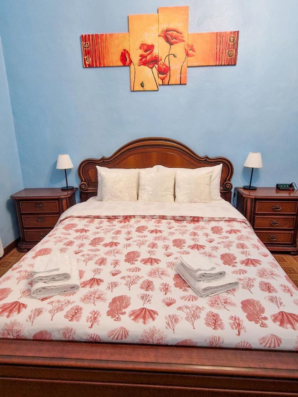 Bed, Photo of the whole room, Bedroom