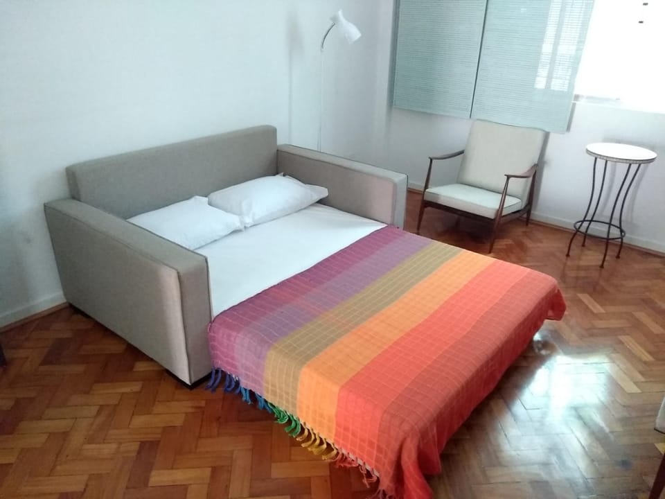 Bed, Living room