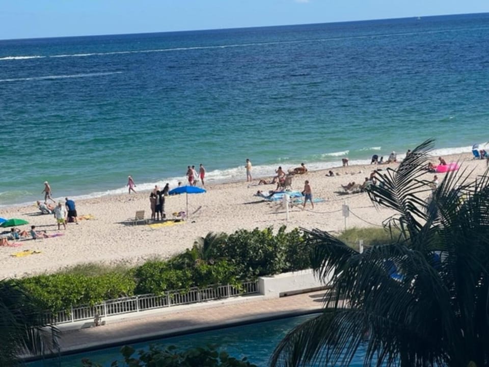 Ocean Manor Tiki Sunset Retreat Hotel in Fort Lauderdale