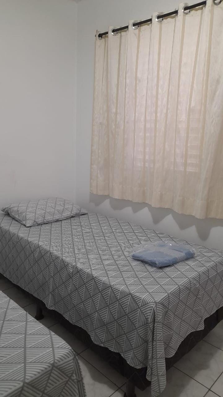 Quarto em Apto ao lado Shopping Apartment in State of Mato Grosso, Brazil