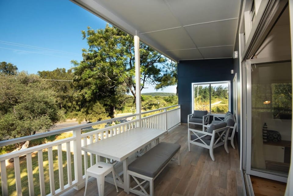 Broulee Beach Bliss - Ocean Views and Surf Apartment in Broulee