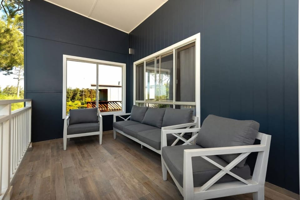Day, View (from property/room), Balcony/Terrace, Living room, Seating area