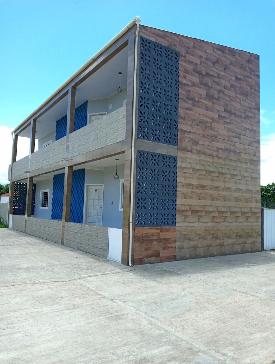 Property building, Day
