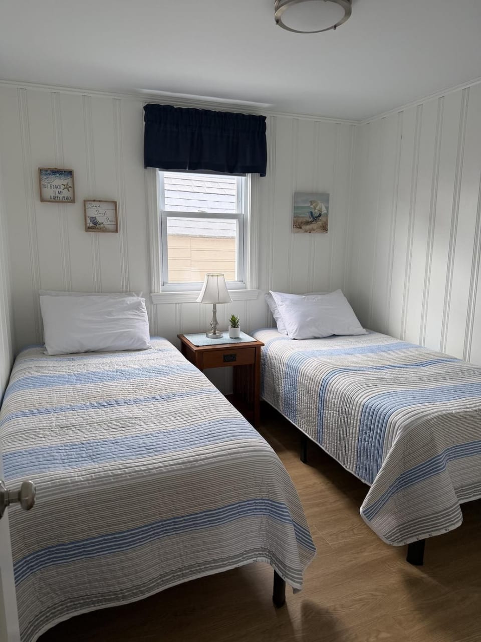 2 Minute Walk to Beach, Cape Cod Escape House in Dennis Port