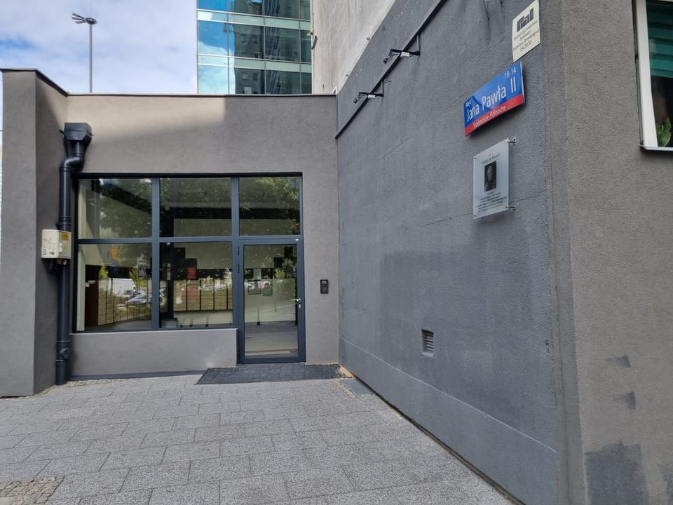 Property building, Facade/entrance