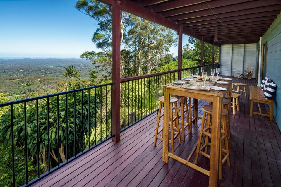 View (from property/room), Balcony/Terrace, Balcony/Terrace, Dining area, Mountain view