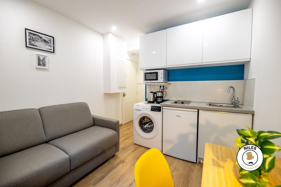 Kitchen or kitchenette, Living room, Dining area