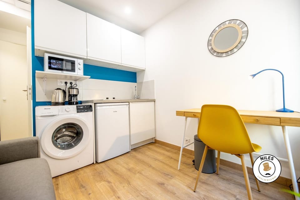 Coffee/tea facilities, Seating area, Dining area, washing machine, kitchen