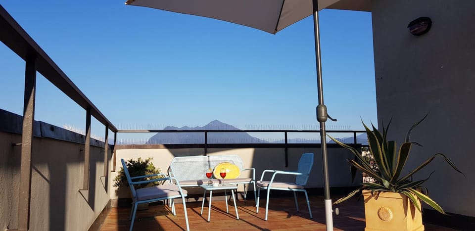 Terrace Lake View Apartment in Stresa