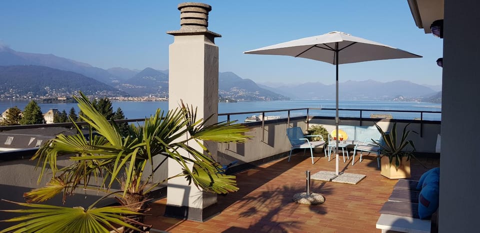 Terrace Lake View Apartment in Stresa