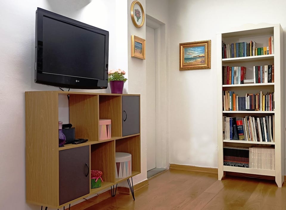 Library, TV and multimedia, Living room, Evening entertainment