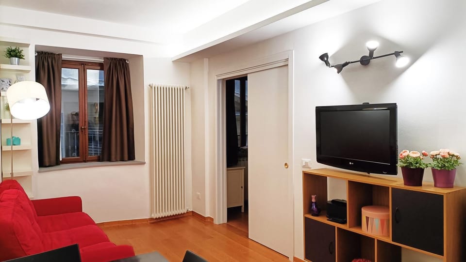 Living room, Seating area, Evening entertainment
