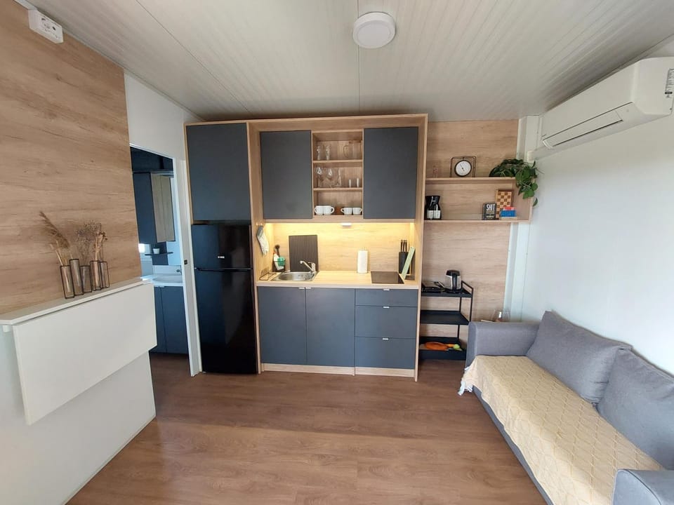 Coffee/tea facilities, Kitchen or kitchenette