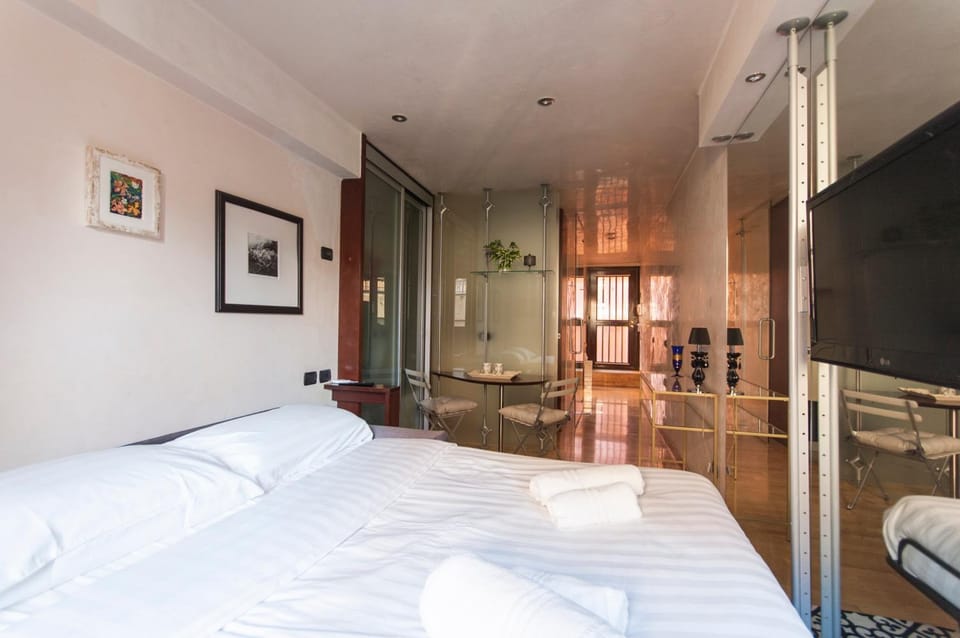 Youhosty - Duomo Studio Apartment Apartment in Milan