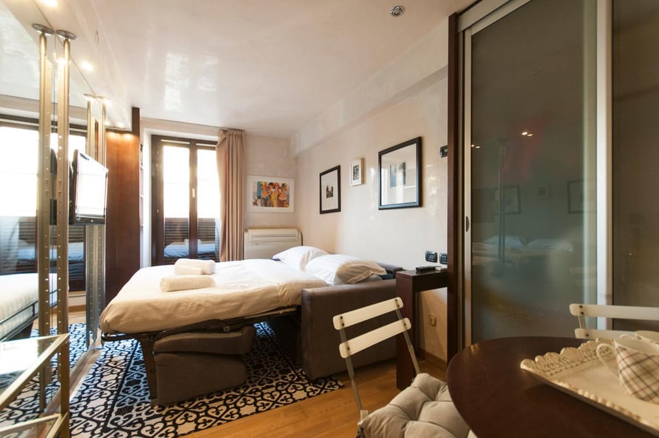 Youhosty - Duomo Studio Apartment Apartment in Milan