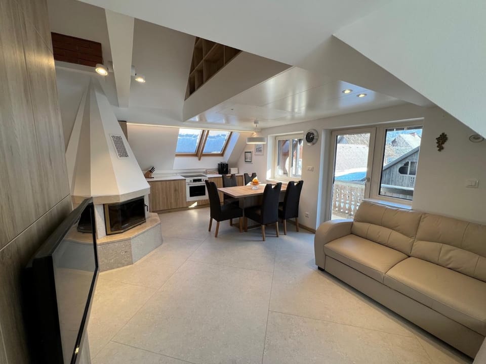 Living room, Dining area, kitchen