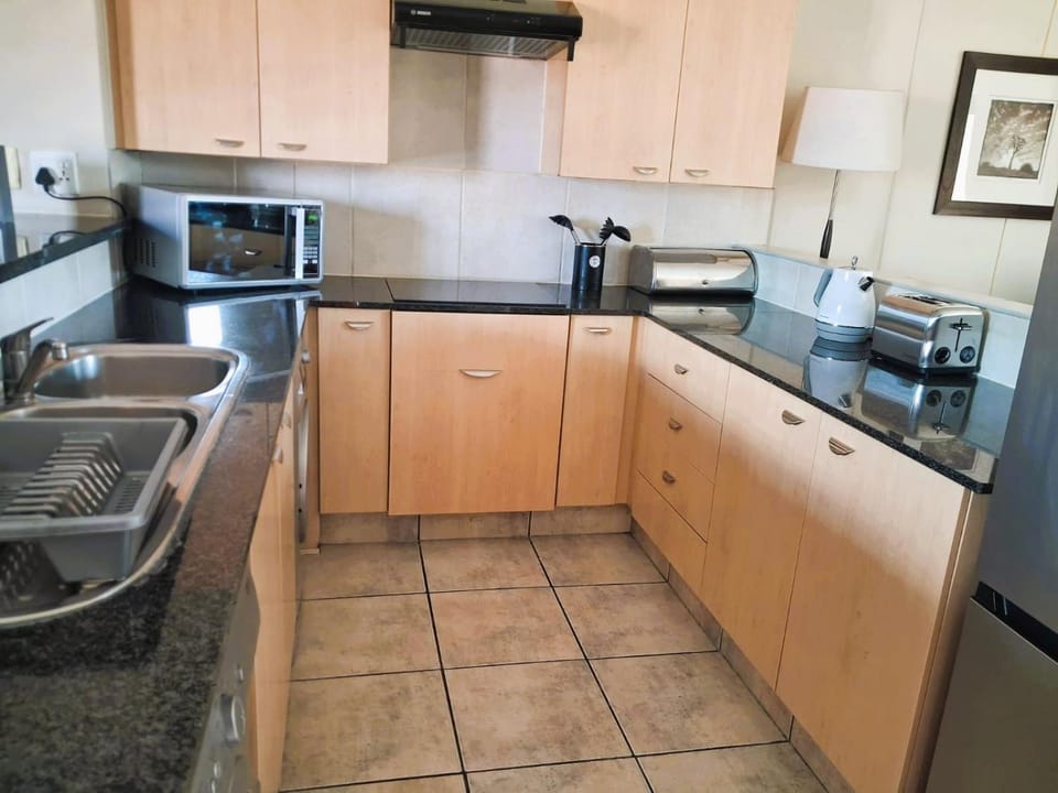 Kitchen or kitchenette, kitchen, kitchen
