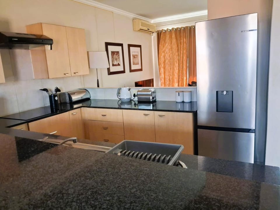 Kitchen or kitchenette, kitchen, kitchen