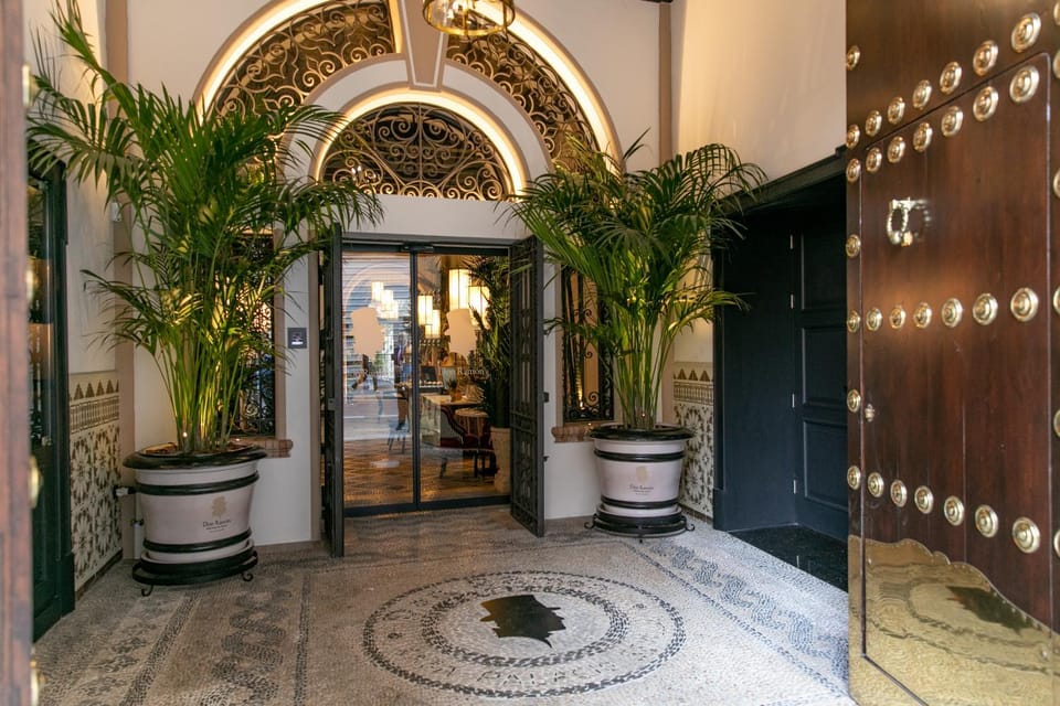 Facade/entrance