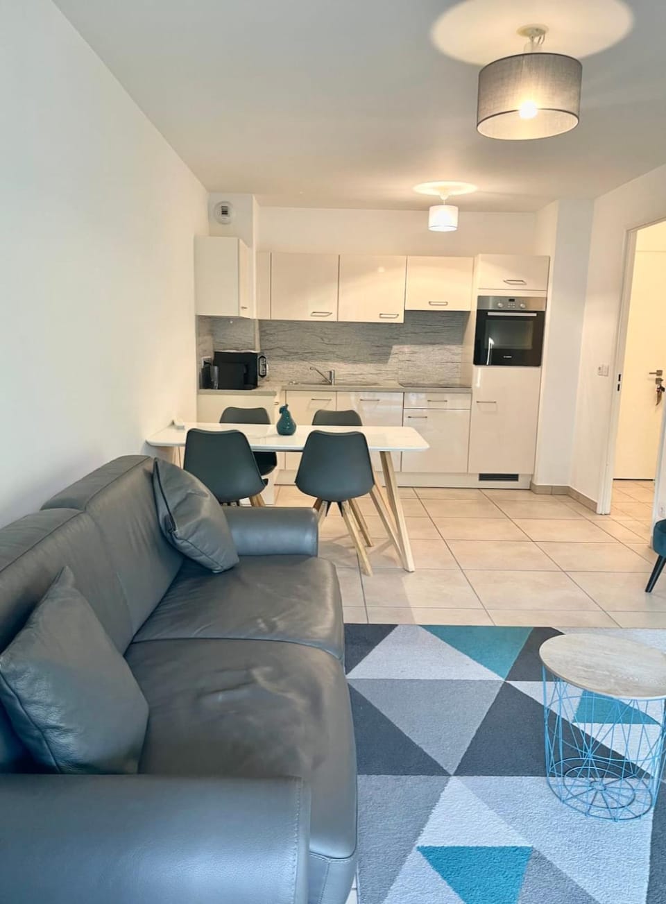 Living room, Dining area