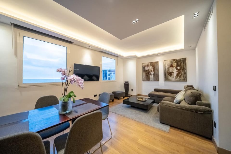 Communal lounge/ TV room