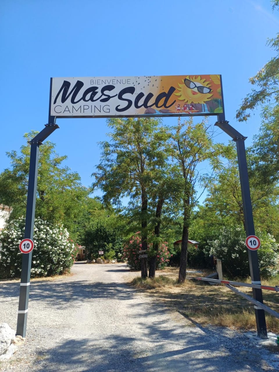 Camping Mas Sud Ardèche Campground/ 
RV Resort in Pont-Saint-Esprit