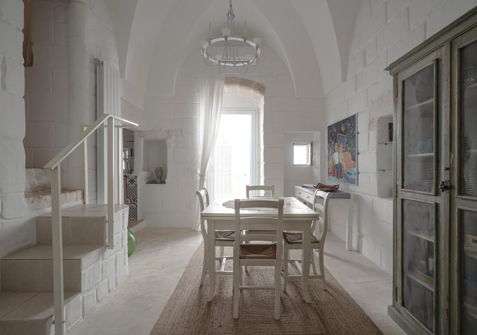 Living room, Seating area, Dining area, air conditioner