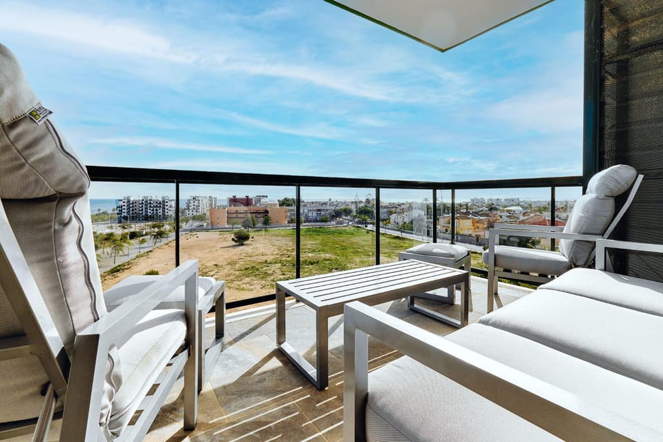 Apartment Be Happy I Apartment in Mil Palmeras